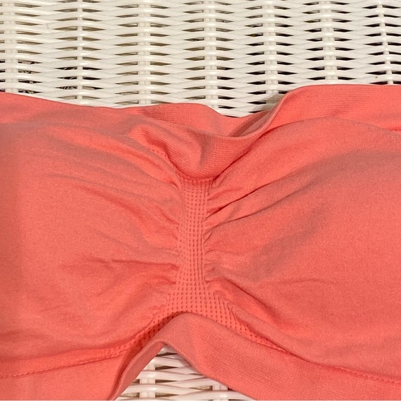 Set of Three Bandeau Bralettes NWT Size Medium - Picture 15 of 17